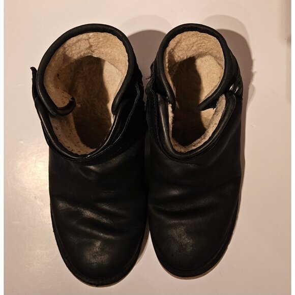 UGG RELLA Women's Black leather ANKLE SNOW boots Sz 10 us Sheepskin - Picture 9 of 10